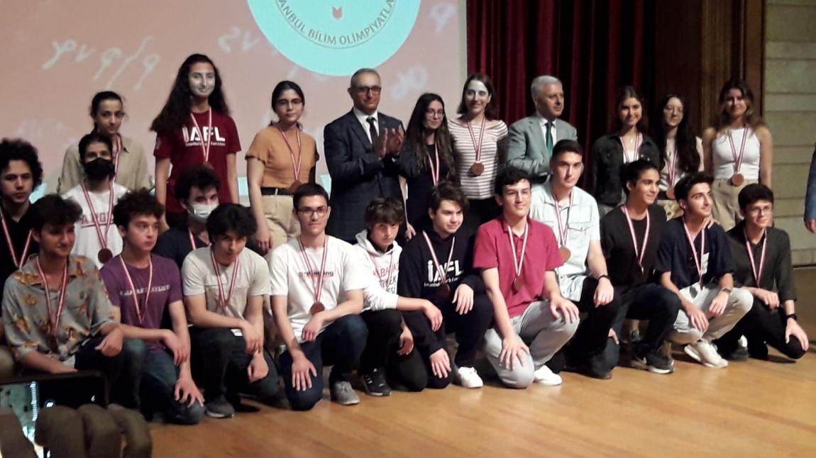 İstanbul Bilim Olimpiyatları'nda Kimya Alanında Başarı